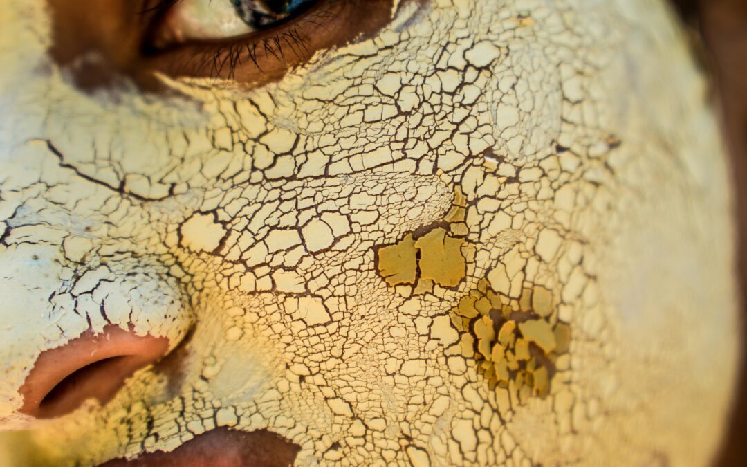 Post-sole: 5 gesti fondamentali per riparare la pelle in profondità