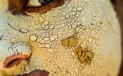 Post-sole: 5 gesti fondamentali per riparare la pelle in profondità